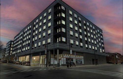 Lux Penthouse Skyline, Views Gym , Free Parking & Wifi - Photo 32