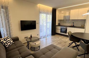 HelaMoni, New 5 Star 2 Person apartments with pool - Foto 38