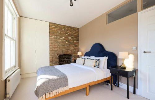 Behind the Blue Wall - Foto 28