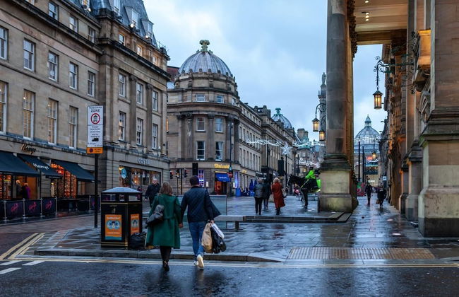 Luxury Central Newcastle Apartment 20 - Photo 27