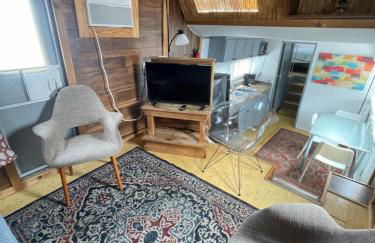 Updated houseboat on the river! - Foto 1