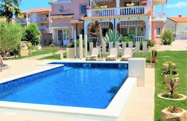 Apartment Villa Engel with Pool - Photo 1