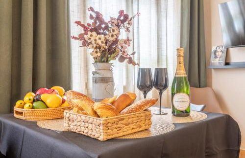 ADIRA Marseille Montgrand 2 étoiles - Foto 119