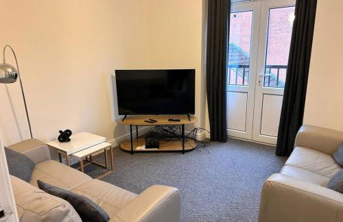 Rushden HUGE 6 Bed house with driveway - Foto 2