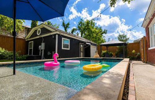 Charming home with pool, enclosed yard, patio & great Woodlawn Lake location - Foto 37