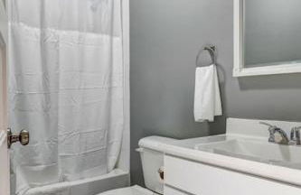 Beautiful Rehabbed Unit in Shaw Community - 4226b - Photo 12