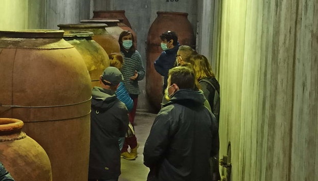 Visita a la bodega Cristo del Humilladero - Foto 4, Disfrutando de la visita a la bodega Cristo del Humilladero