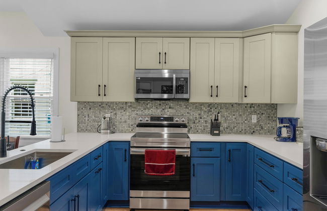 Stylish 4BR Haven Backyard and Fire Pit - Foto 15