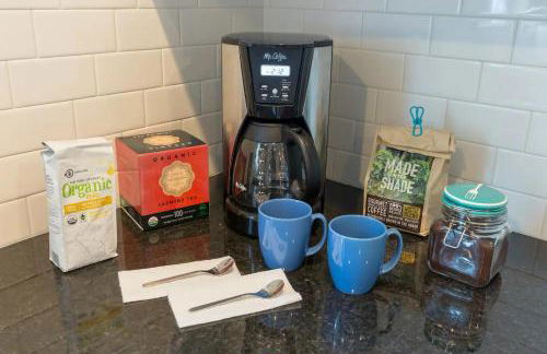 Recently Renovated Chic Durham Farmhouse - Photo 35