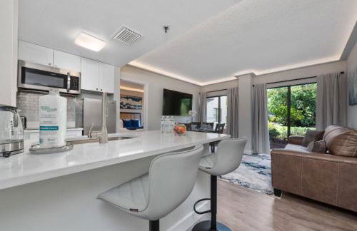 2 Suites at The Enclave Near Universal - Foto 1