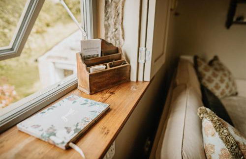 Lyme Tree Farm Cottages - Hotching Barn and Knockstone Cottage - Foto 37