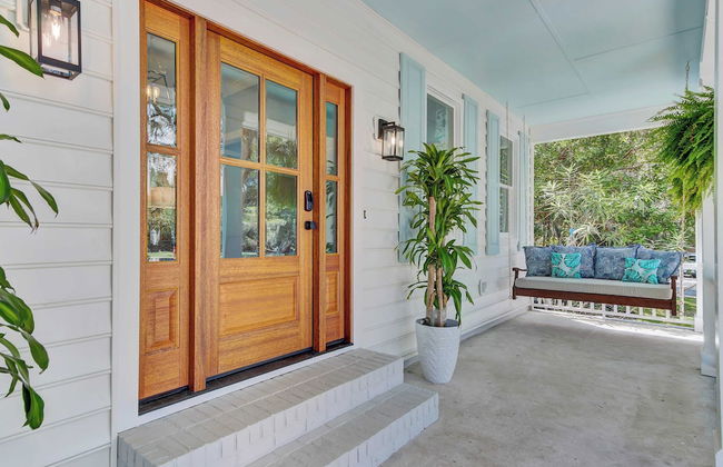 Southern Oasis by Avantstay 0.5mi Walk to the Beach, Pool, Patio, Large Yard - Photo 6