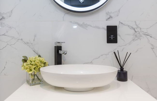 River Cabin With Mooring - From 250 Per Night - Foto 8