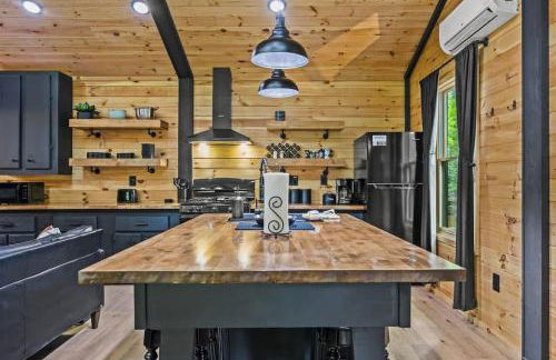 Black Bear Lodge - Fire Pit - Hot Tub - Foto 9