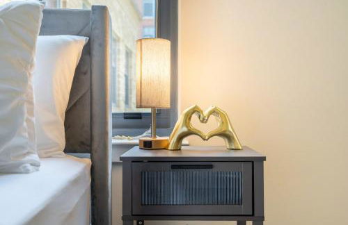 Luxury Stay-Free Parking-Amazon HQ-Nearby DC-Wifi-Pool-Gym - Photo 52