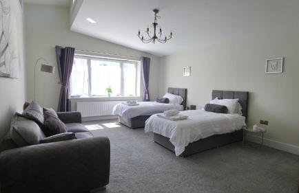 Large 4 Bedroom Seaside House by the beach and cliffs - Foto 3