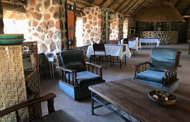 Charming Bush Chalet 1 on This World Renowned Eco Site 40 Minutes From Vic Falls Fully Catered Stay - 1975 - Foto 14