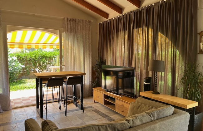 Villa Evelina 1 Minute to Beach Sleeps 8 - Photo 6