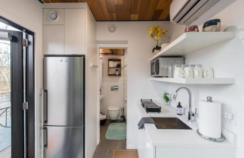 Riverside Tiny Cabin w Hot Tub, Fire Pit, & Kayaks - Foto 17