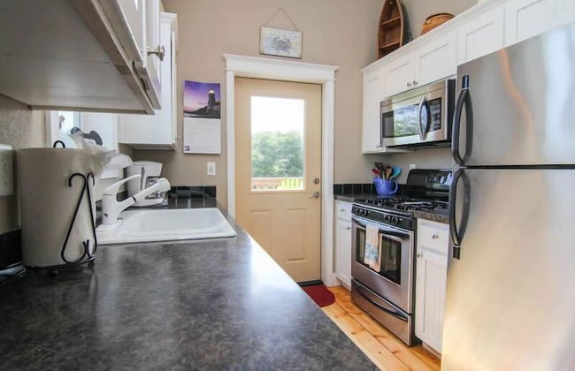 Lola's Lighthouse - Photo 17