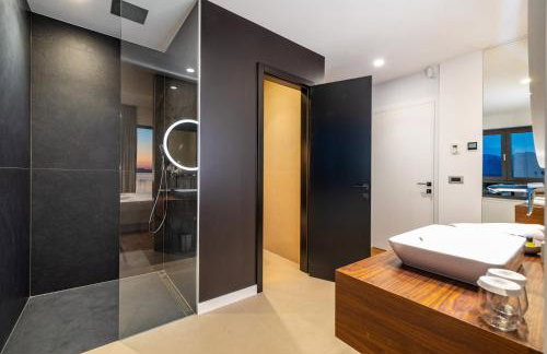 Luxury Villa Novita with Pool - Photo 58