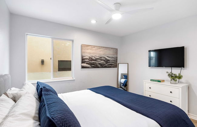 Sandy by Avantstay Oceanview, Steps to Beach Patio w/ Fire Pit + Dining Area - Foto 16