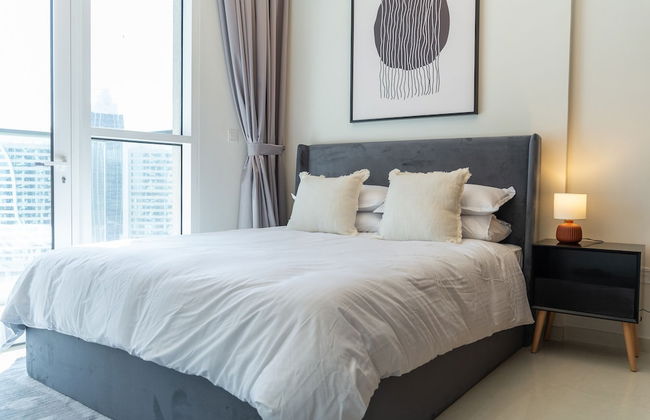 Luxe Apartments near Dubai Mall, Burj Khalifa - Pool, Gym, & Parking by Sojo Stay - Photo 34