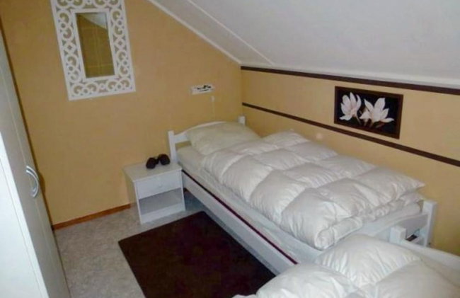 Bungalow in Breskens Near the Beach - Photo 2