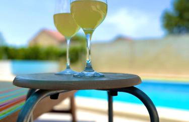 Stone & Sun Retreat with Private Pool - Foto 49