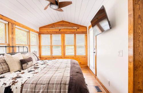 Golden Acres Ranch Hot Tub+Gameroom+Creek & wifi - Foto 61