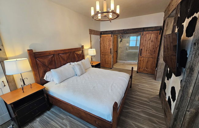 Eaglescape Suites and Event Center - Photo 9