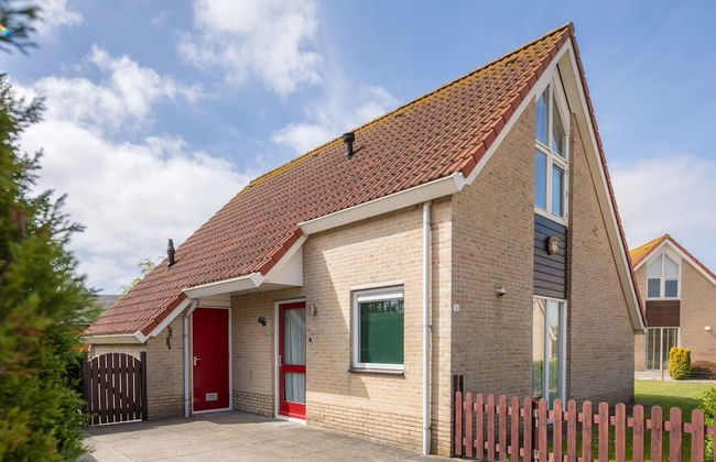 Holiday Home in Zeebad Near the Beach - Photo 1