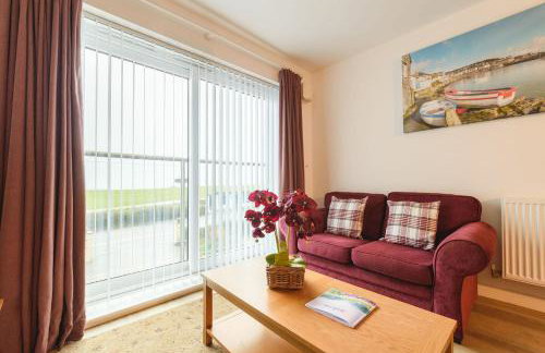 Panoramic Sea-View Family Appartment , Free Parking, Sleeps 6 , Walk to Beach, Station, & Town - Foto 23