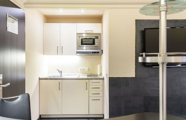 Nomad Serviced Apartments - Photo 13