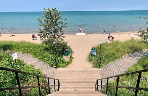 Beautiful Luxury Suite B of Shorewood Home - Foto 20