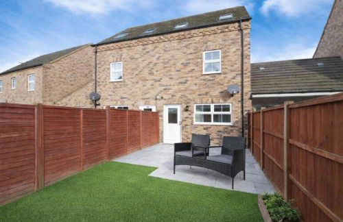 Spacious 3BR Home in Spalding | Parking for Vans - Foto 14