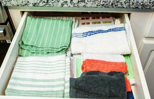 Cozy & Modern 5BR Smart Home with Yard and BBQ - Foto 26