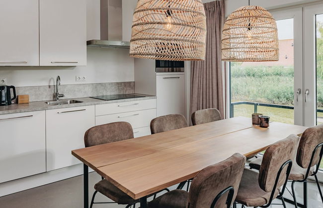 Modern Lodge Near Beach - Photo 19