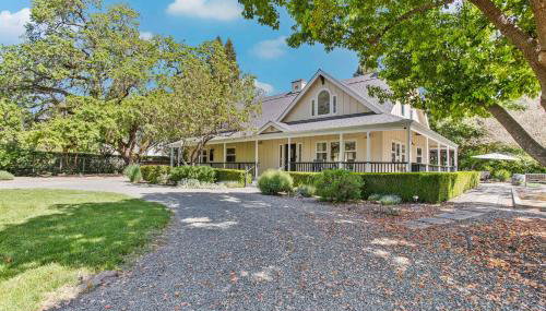 Charming 4BR Wine Country Getaway with Spa & Firepit - Foto 5