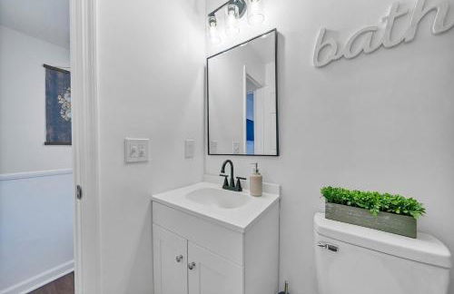 Chic & Modern 2BD Near CAE - Foto 6