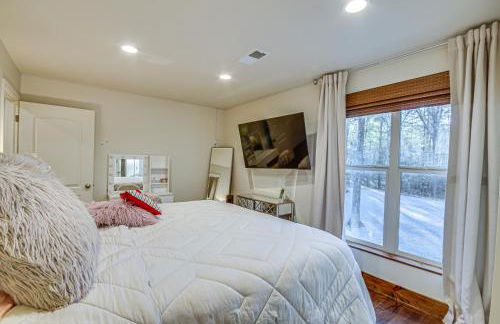 Waterfront Terry Home with 3 Decks and Hot Tub! - Foto 13