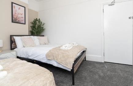 Open Mind Property - Hot Tub, 7 Beds & Free Parking - Foto 25