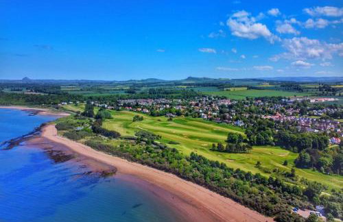 Cosy 2-BDR Apartment & 15 minutes to Edinburgh by train & Free Parking - Foto 37