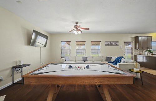 Baytown Htown Escape Air Hockey Yard BBQ Games - Foto 1