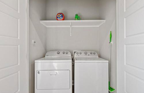 NEW Youngsville Escape KING Beds Cajun Luxury WiFi - Foto 7