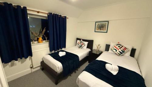 Comfy, king bed families & Contractors welcome - Foto 4