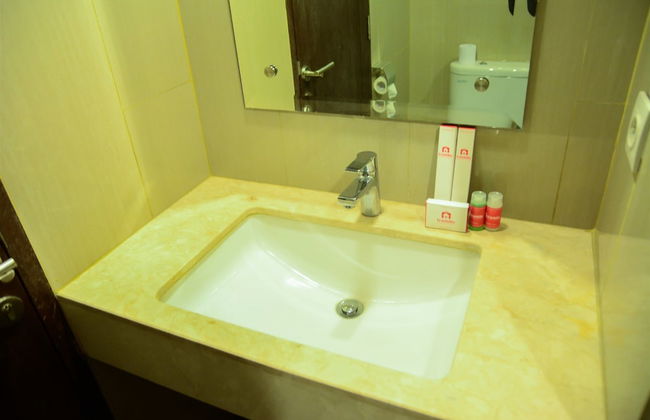 Cozy 1BR H Residence Apartment near MT Haryono - Foto 20