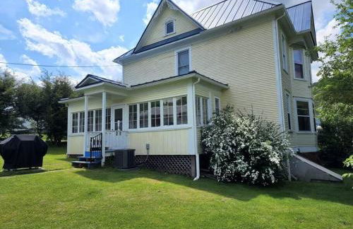 BaseCampWV-Durbin. Spacious 4 bedroom house w/yard - Foto 4