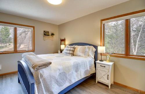 Private Lakefront Cabin with Hot Tub, Deck and Views - Foto 20