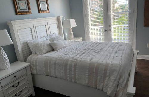 Luxury and Spacious Waterside Getaway - Foto 7